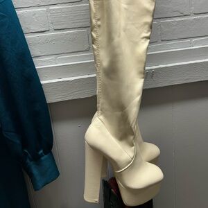 Platform Cream Knee-High Women's Boots 7